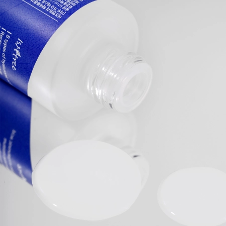Isntree - Hyaluronic Acid Water Essence - Moisturizing Essence with Hyaluronic Acid - 50ml