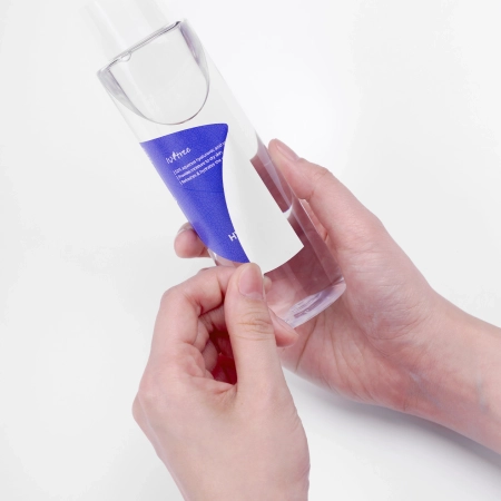 Isntree - Hyaluronic Acid Toner - Hydrating Toner with Hyaluronic Acid - 200ml